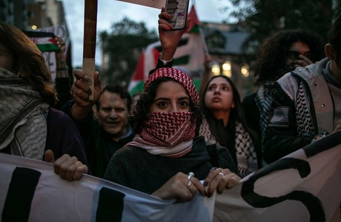 加拿大的「支持巴勒斯坦」示威遊行。（照片來源：Amru Salahuddien/Anadolu via Getty Images）