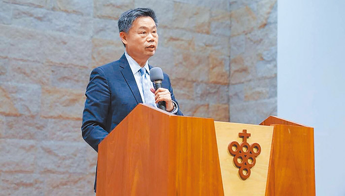 台北信友會鍾興政牧師。（圖／受訪者提供）