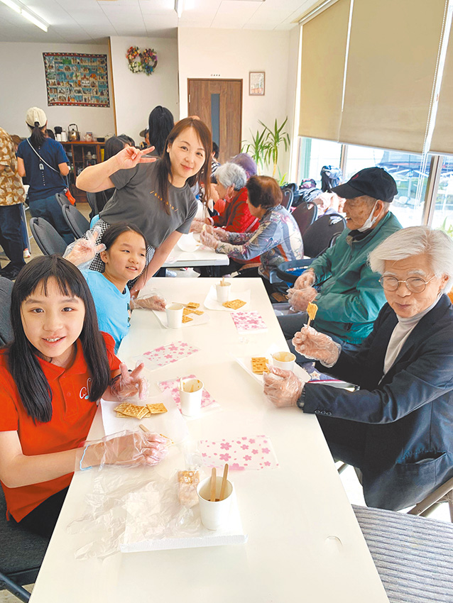 太太及兩個女兒到日本短宣。