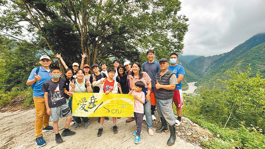 愛岳人團契成員合影。