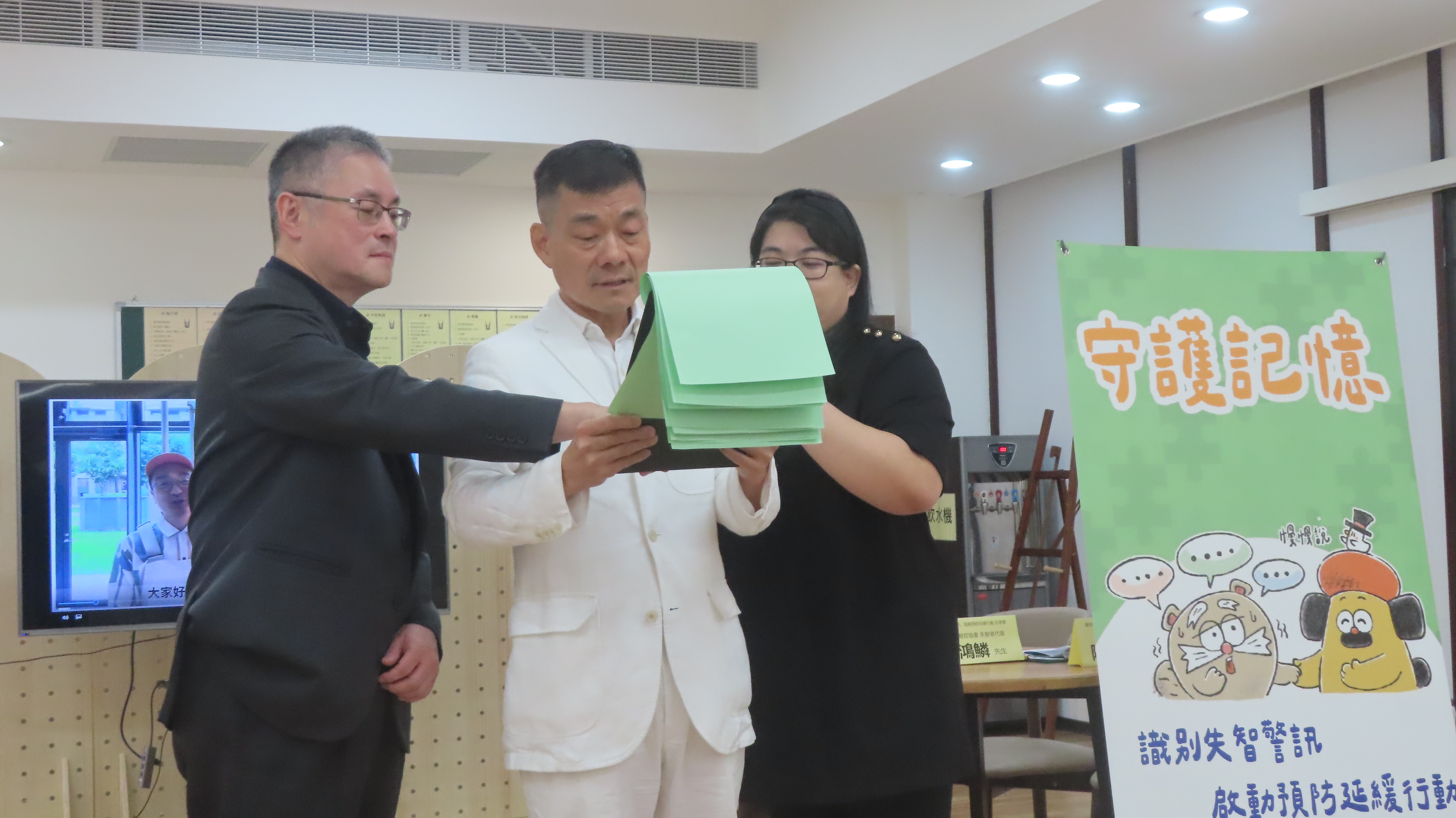 失智者李先生現身說法，鼓勵失智者也可以貢獻所長成為培力者。。（圖/梁敬彥攝影）