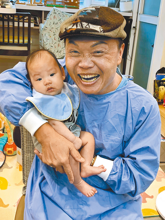 李宗勳教授喜得金孫。