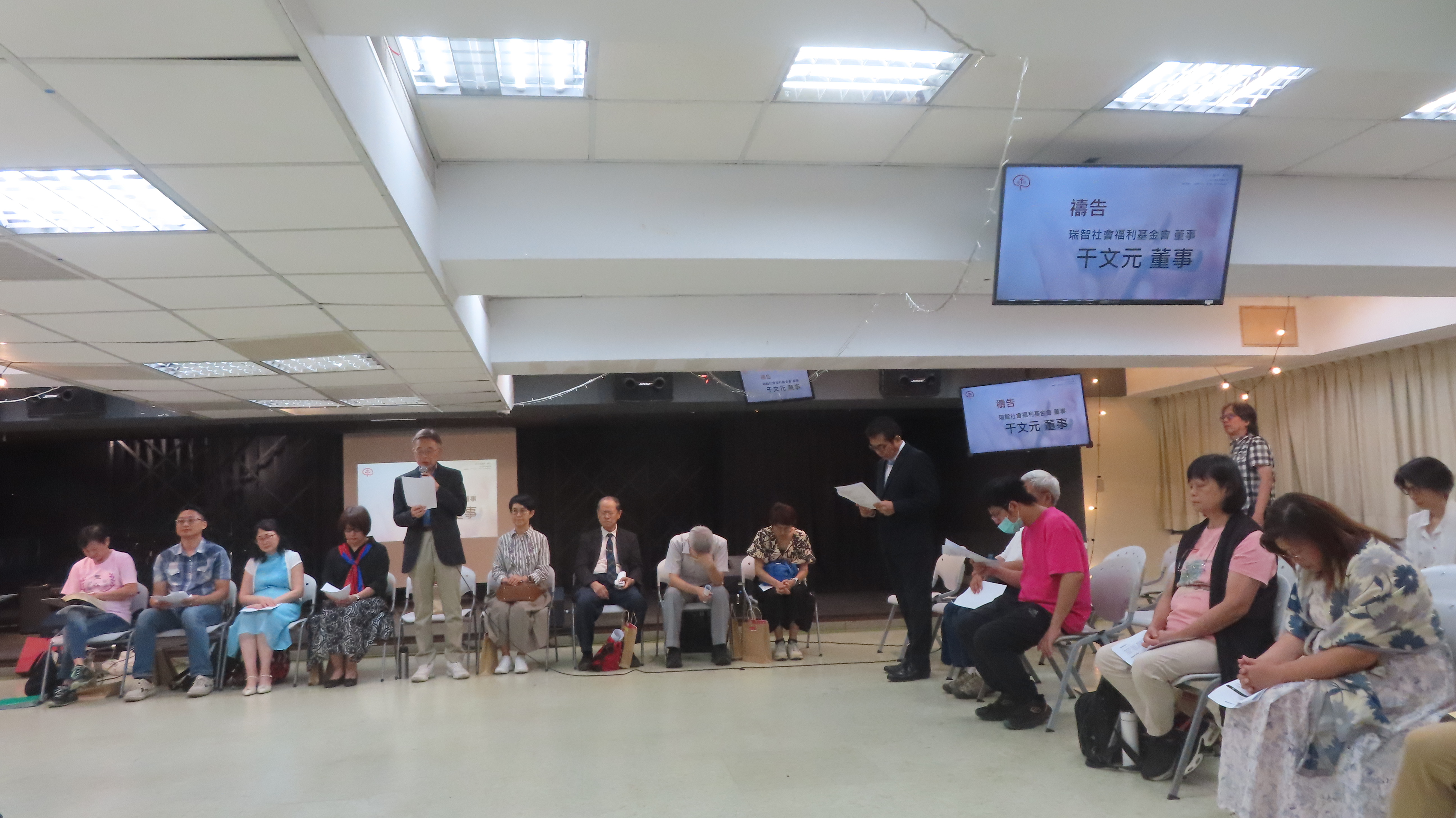 眾人禱告。（圖/梁敬彥攝影）