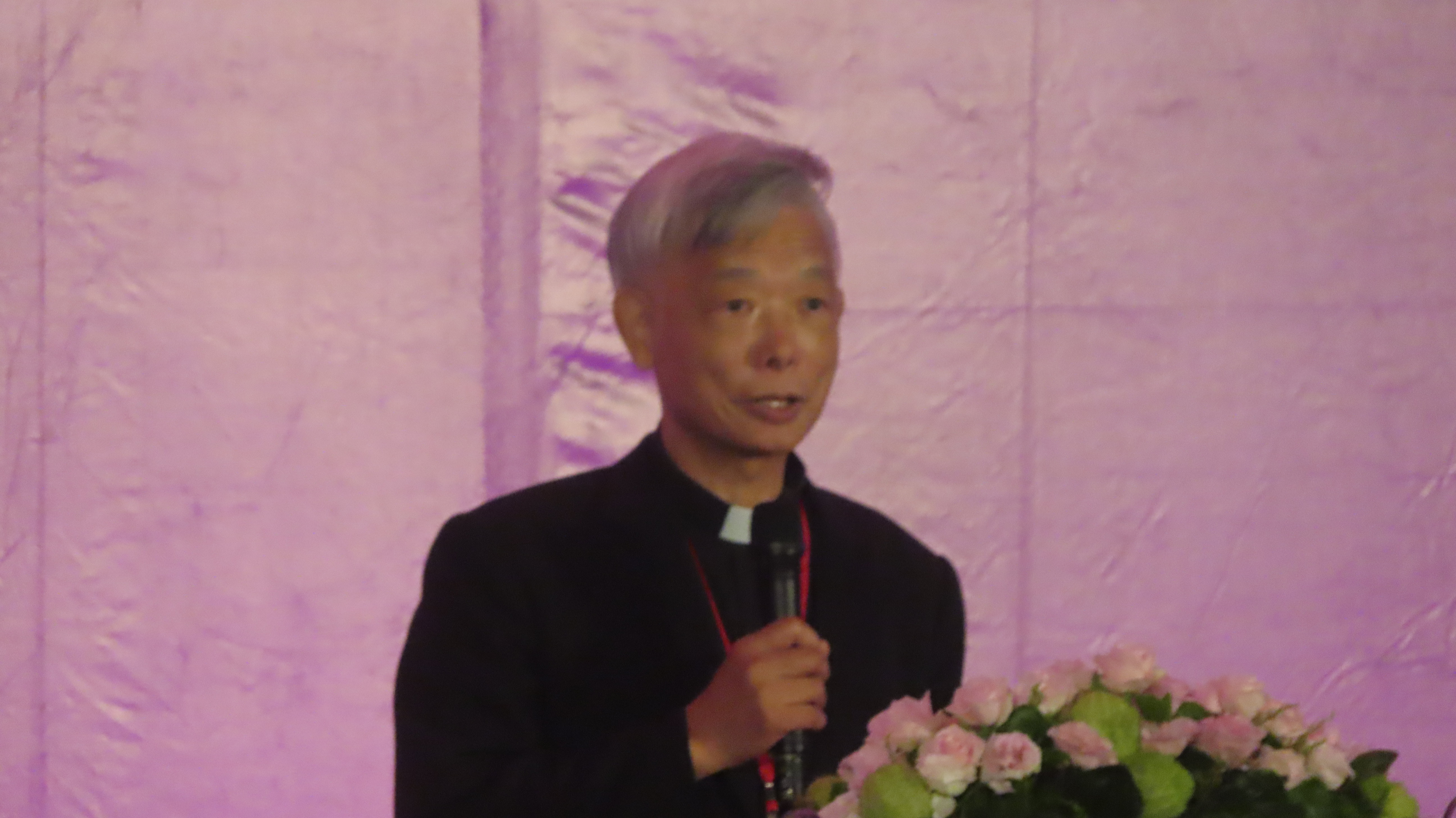 台神學務長王榮信牧師分享信息。（圖/梁敬彥攝影）