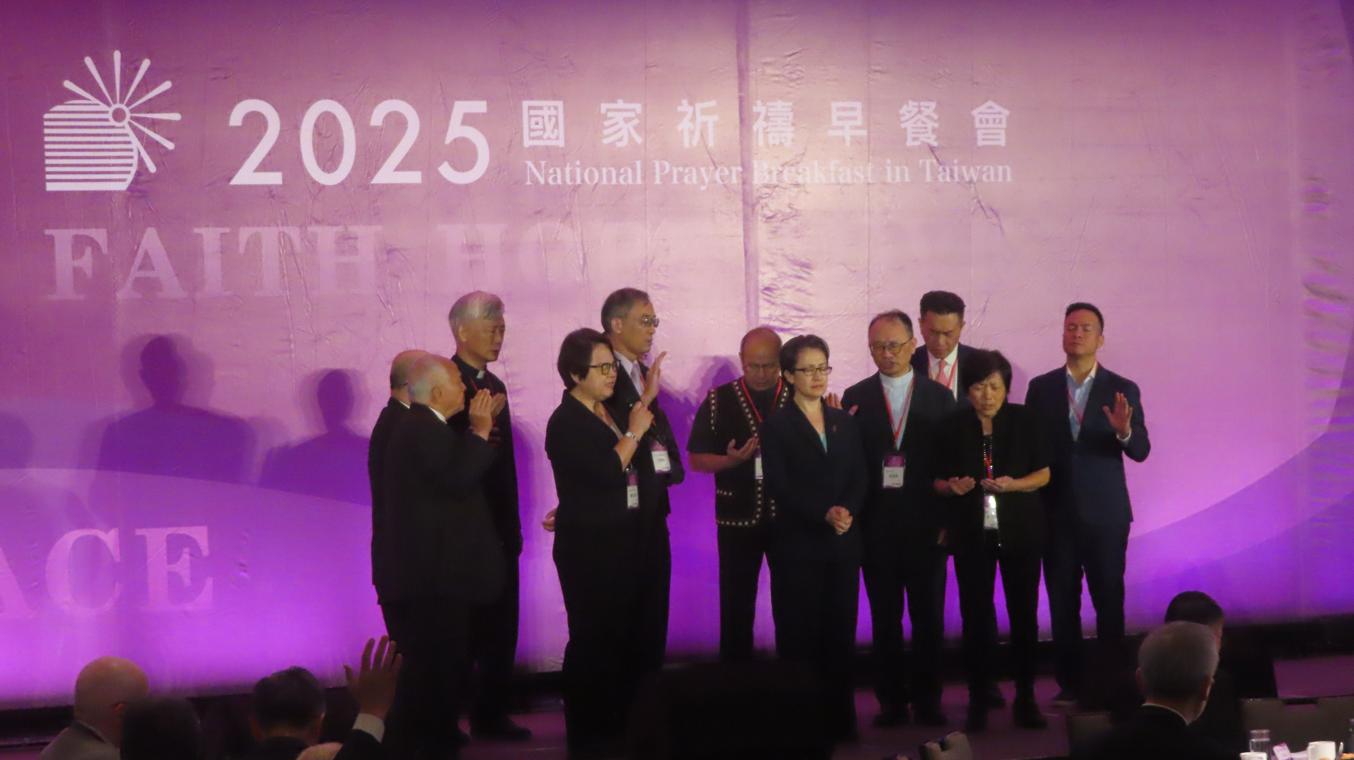 眾牧者為蕭副總統祝禱。（圖/梁敬彥攝影）