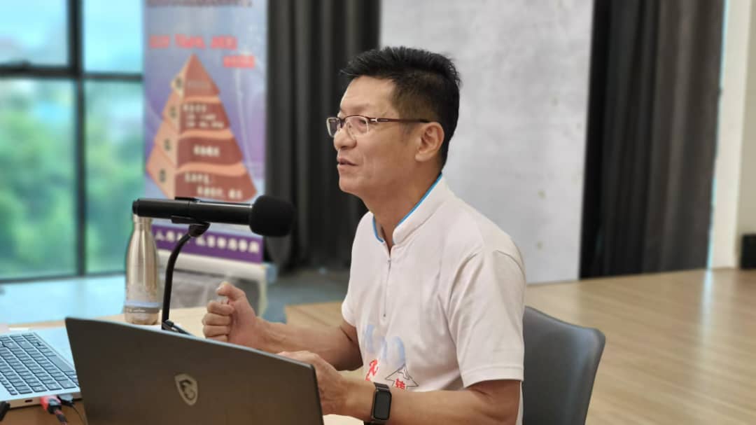 MonQ 財商學院創辦人黃凱順老師