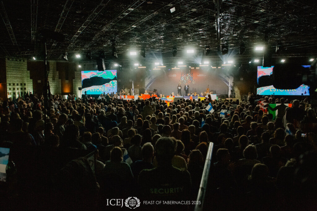 ICEJ住棚節特會的列國獻旗與以色列嘉賓之夜。