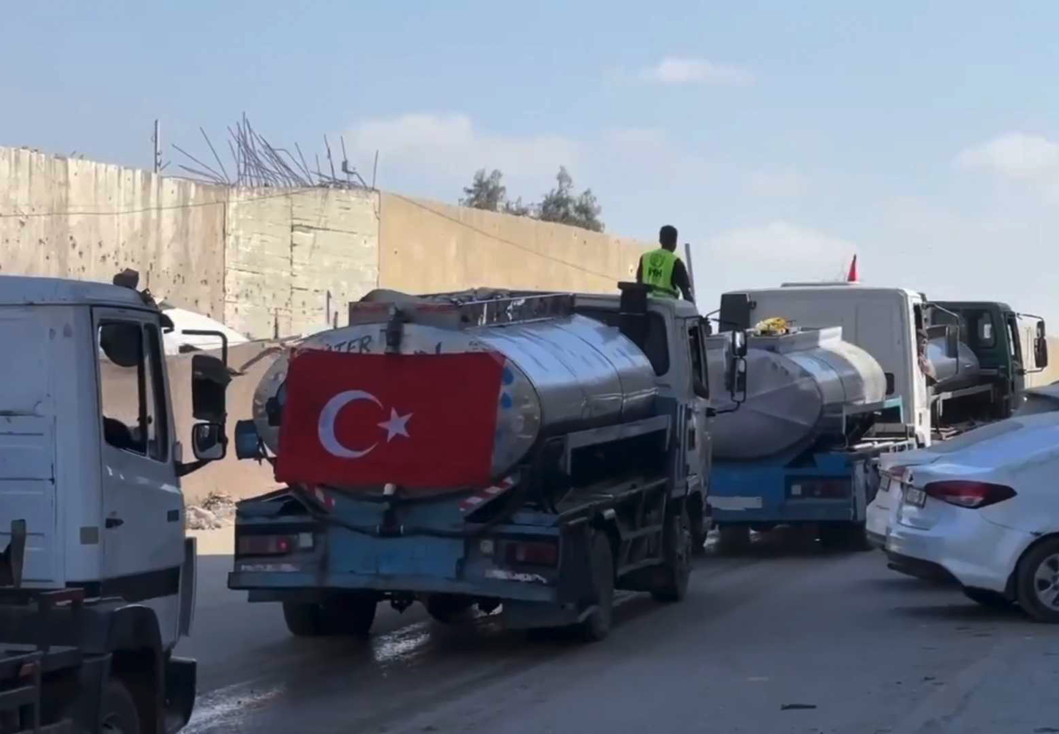 2025年10月21日，土耳其IHH在加薩進行供水作業。（照片來源：IHH screenshot via X）