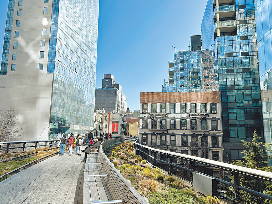 高線公園是保留舊高架鐵道,經多年請願和施工改造完成。(作者攝影)