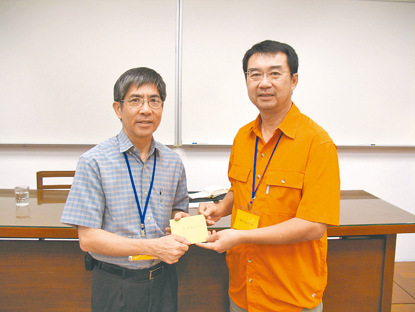 跟隨楊錫鏘牧師20年，學習聖經真理。