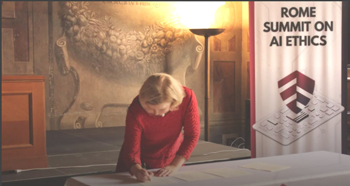 BioLogos總裁托爾傑森簽署聯合聲明。（Photo by American Security Foundation）