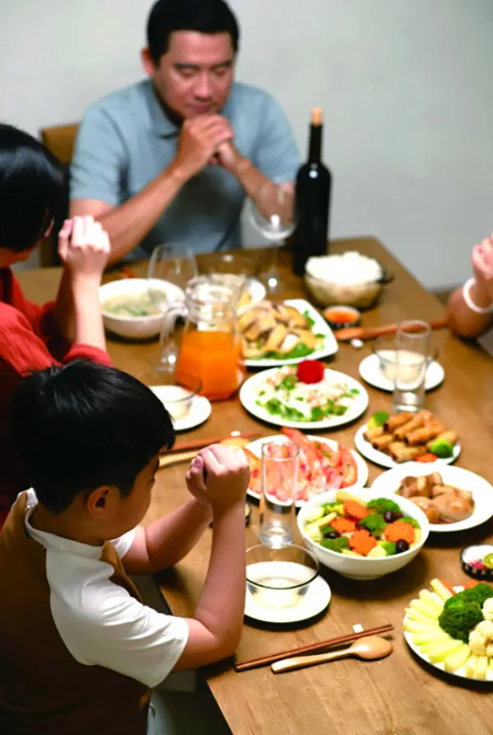 父母以管家心態忠心管理財務,對孩子言傳身教合乎真理的價值觀。