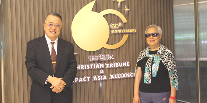 李光弘董事長（左）