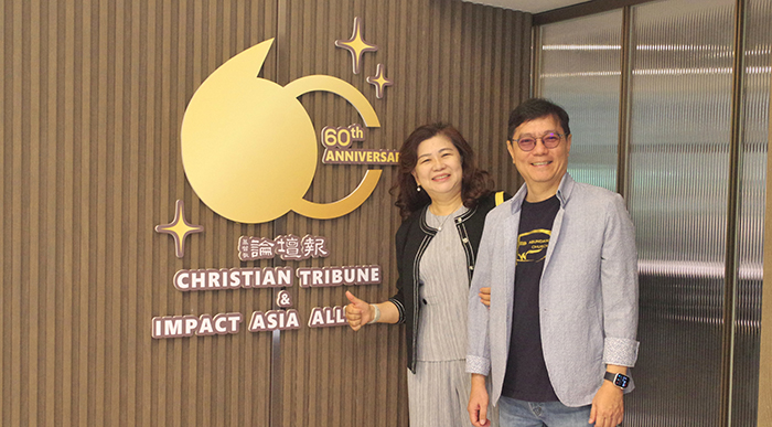 郭寬宗主責牧師、黃怡玲師母