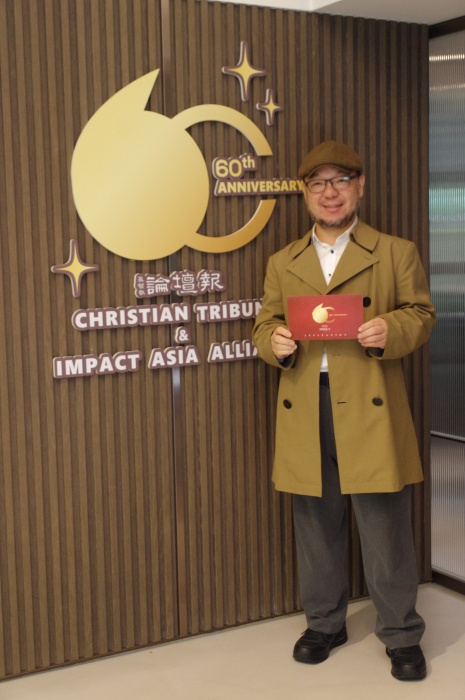 李棟良牧師參加論壇報60週年感恩禮拜暨餐會。（余友梅攝影）