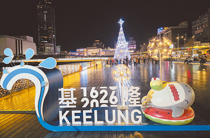 煙花乘浪花裝置藝術。（圖／洪秀玲攝影）