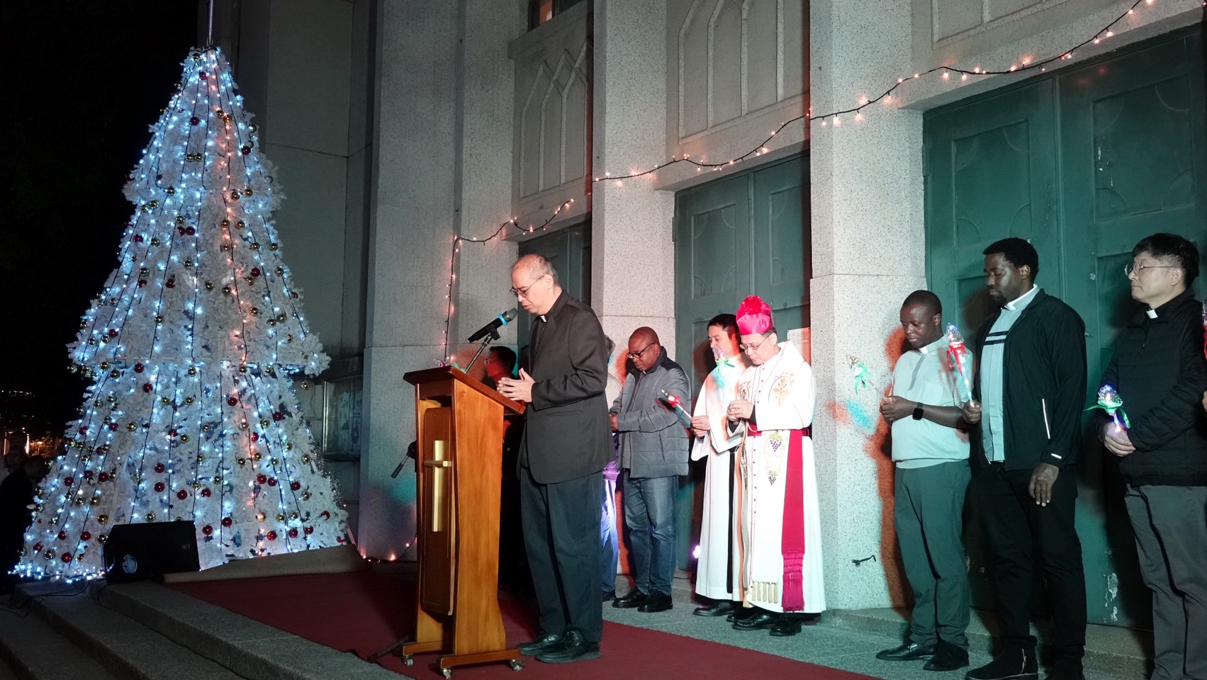 祝禱(圖/新竹基督教聯合關懷協會提供)