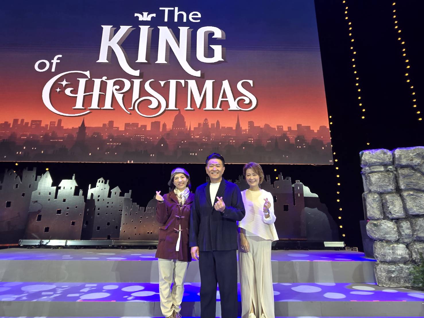 三人會後受訪。