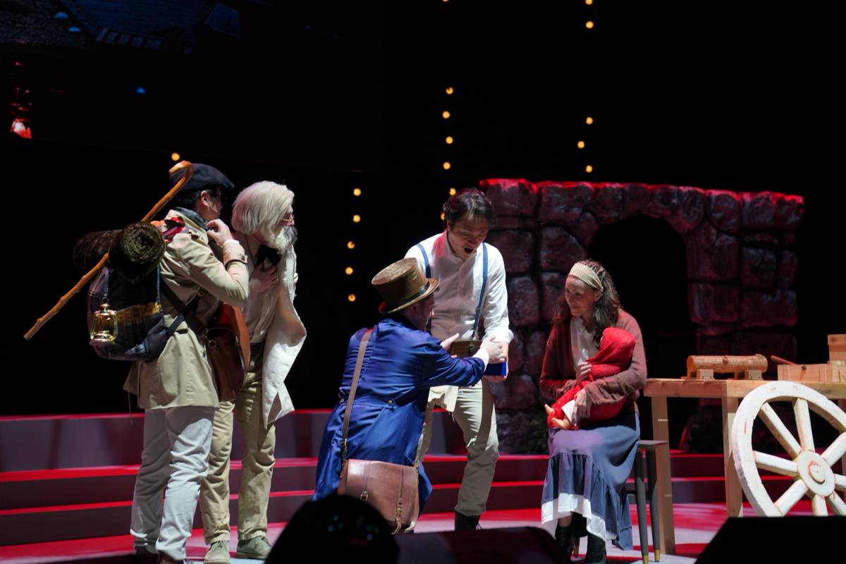 聖誕音樂劇演出。