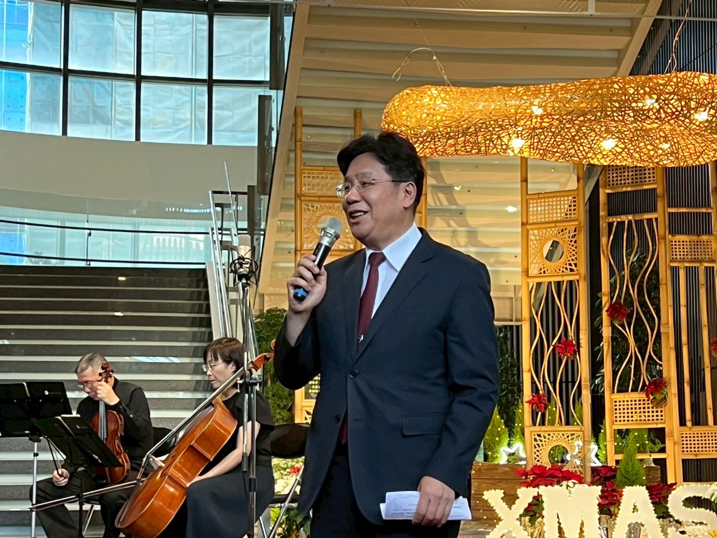 林慶豐執行長分享。(圖/衛福部英文詩歌社提供)