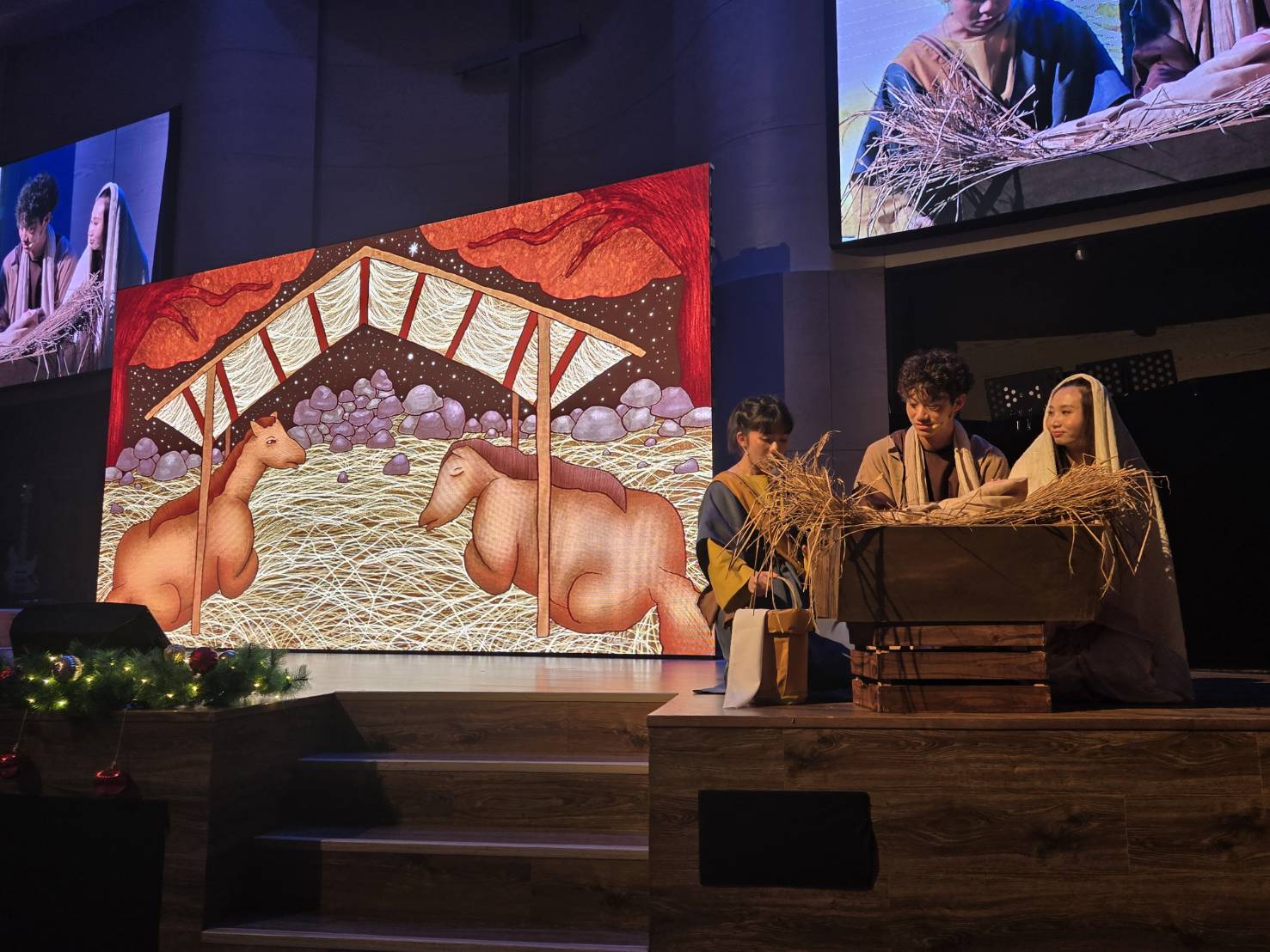 結合戲劇，動畫和詩班的聖誕音樂劇演出。（圖/梁敬彥攝影）
