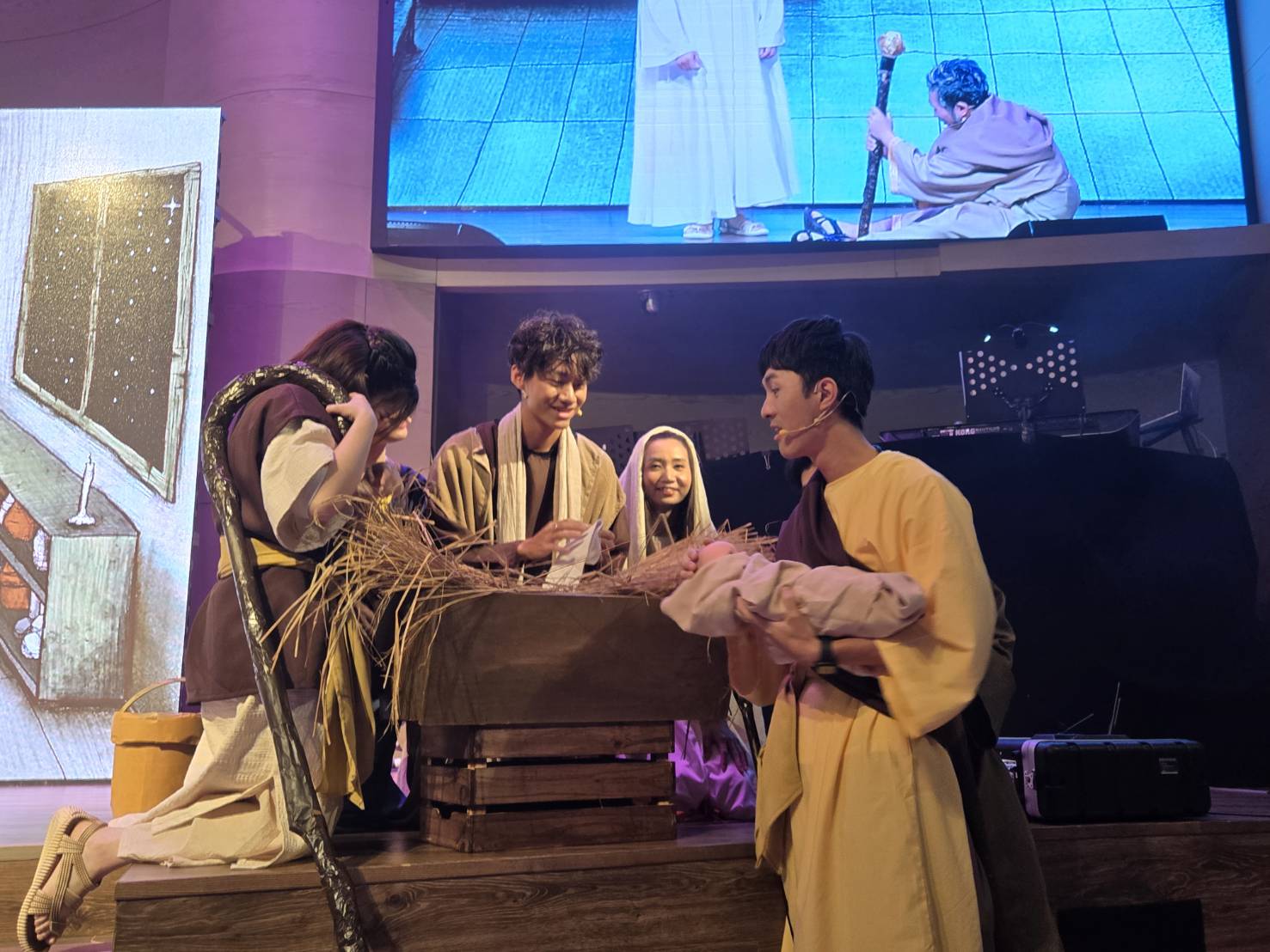 嬰孩耶穌降生馬槽。（圖/梁敬彥攝影）