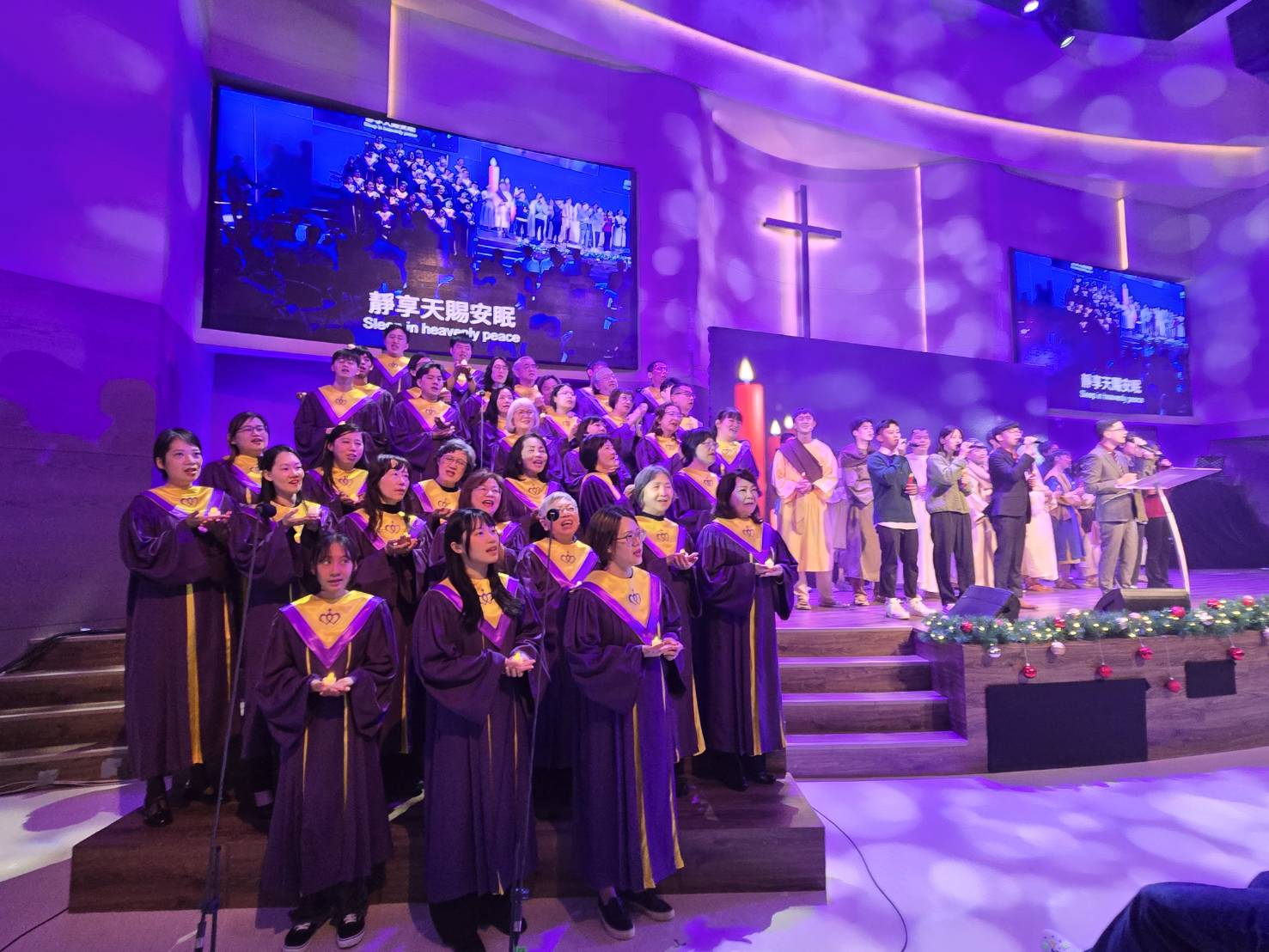 詩班獻詩。（圖/梁敬彥攝影）