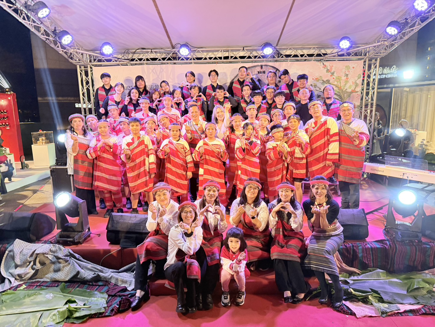 新竹縣尖石鄉泰雅學堂青年合唱團，今年7月受到全豐盛集團贊助，遠赴新加坡參加2025國際合唱音樂節勇奪金質獎。(圖/陳秀雯攝影)