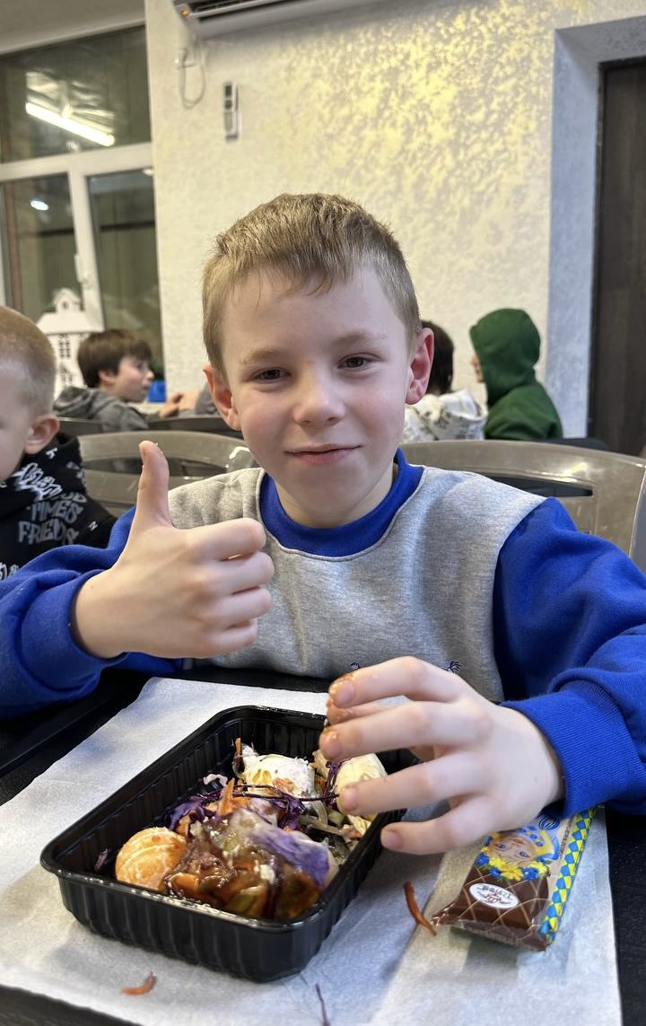 每週供應孩子們用餐