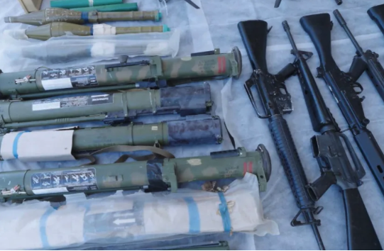 2025年10月8日,以色列國家安全局(SHIN BET,辛貝特)找到由伊朗伊斯蘭革命衛隊走私給約旦河西岸恐怖份子的武器。(照片來源:SHIN BET))
