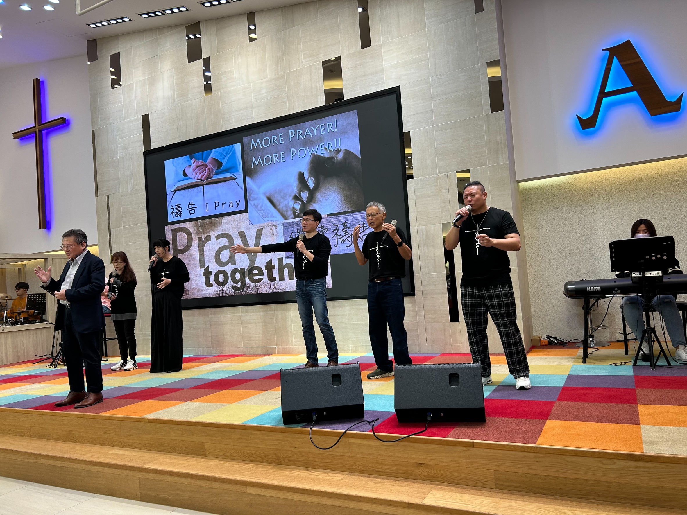 貴格會七堵崇信教會為客家禱告。