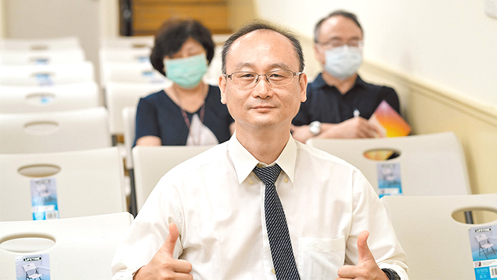 丁至剛牧師（本報資料照片）