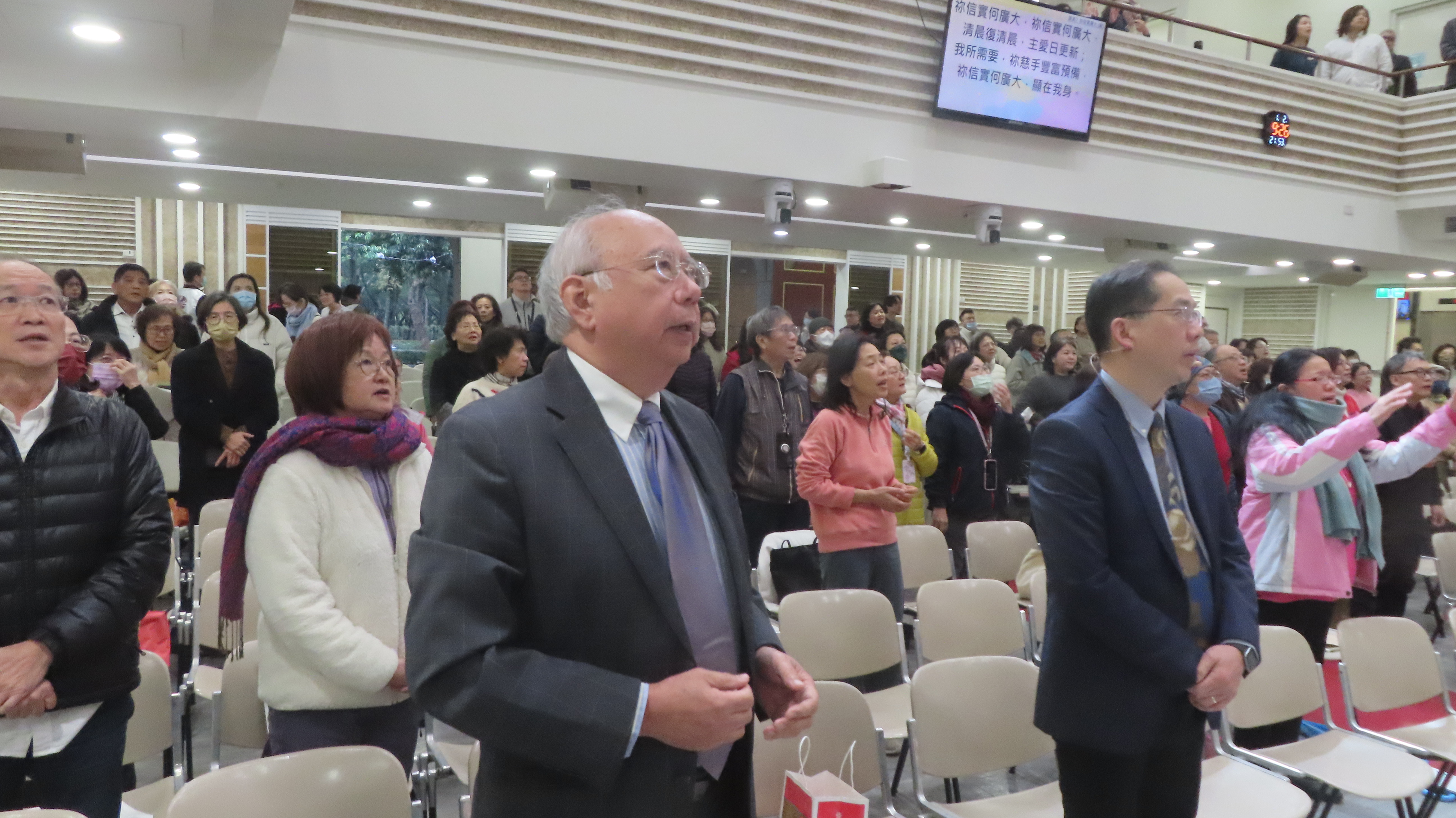 敬拜禱告。（圖/梁敬彥攝影）