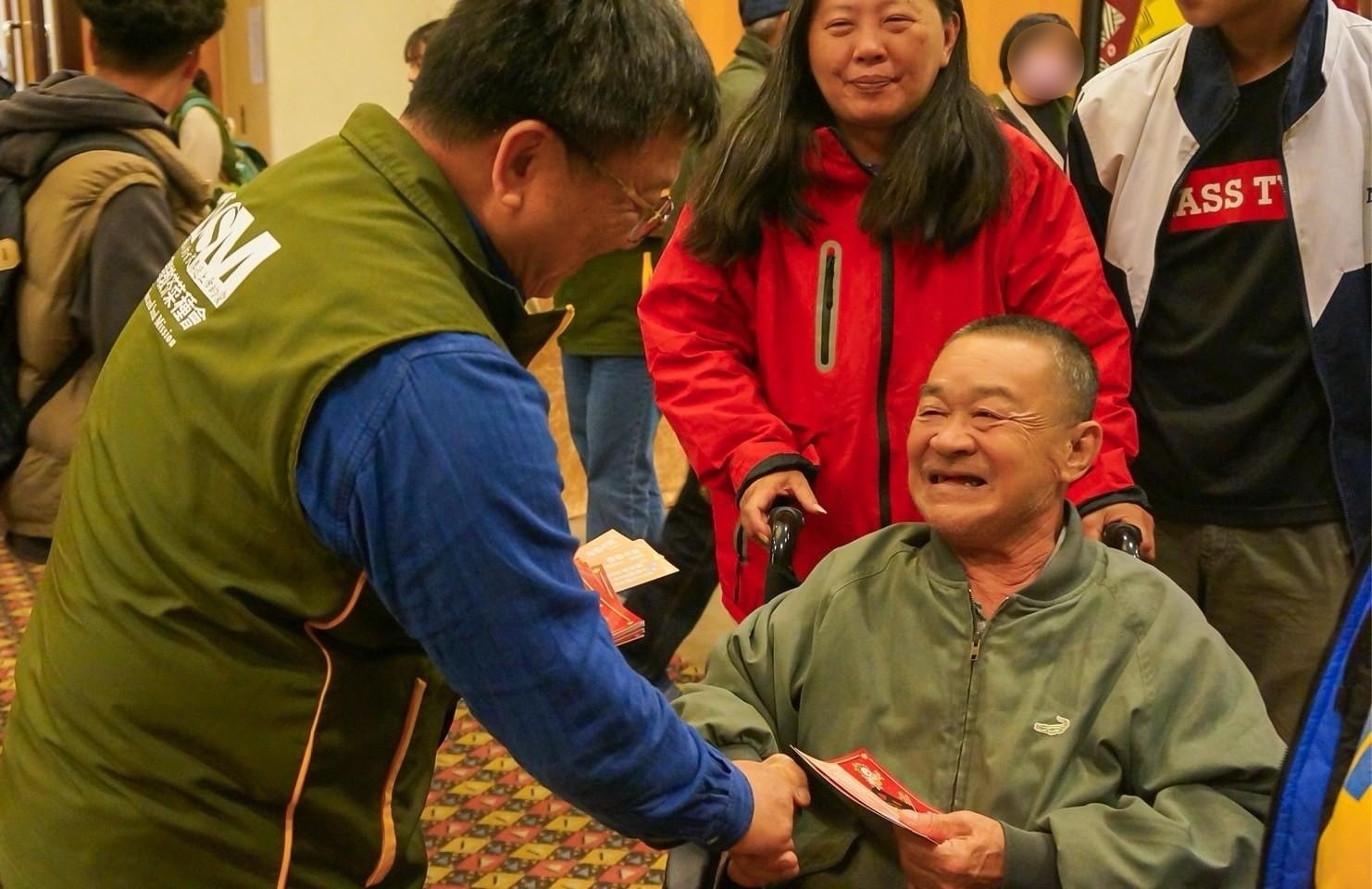 芥菜種會「用愛串聯全台」邀請脆弱家庭參與新春圍爐，感受節慶氛圍及社會支持。（芥菜種會提供）