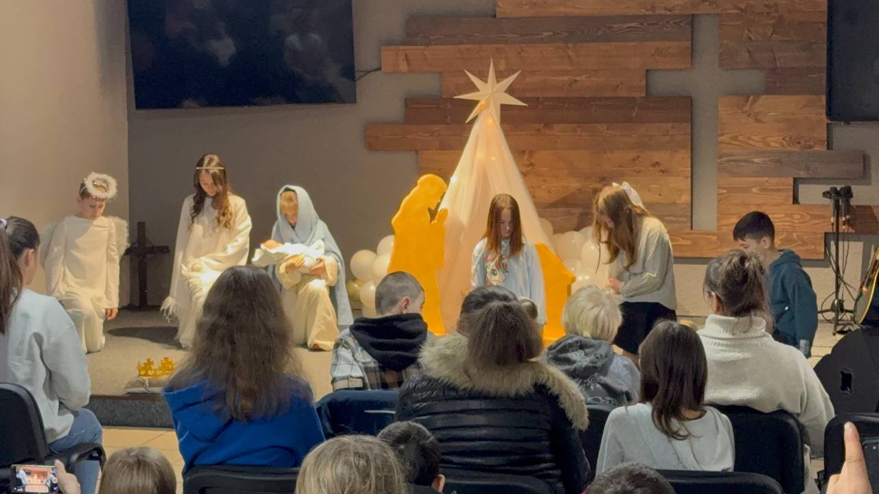 我們舉辦的兒童聖誕福音活動一景