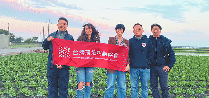參與成立台灣環境規劃協會。(圖/陳郁屏臉書)