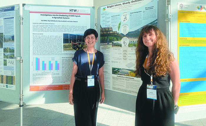 陳郁屏(左)前往德國弗萊堡，參加 2025 全球農電大會。(圖/陳郁屏臉書)