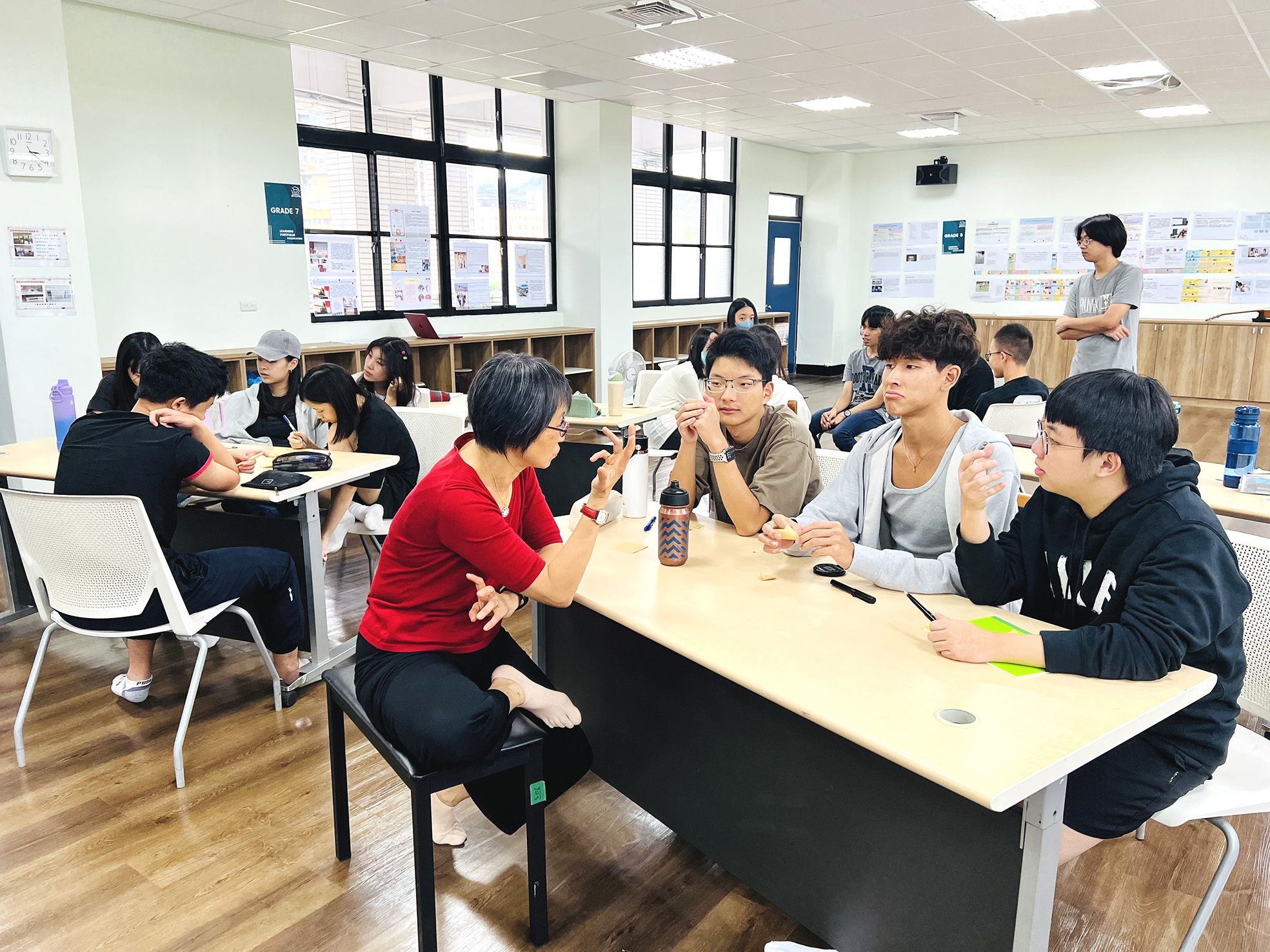 邀請企業家入校，與學生一同進行職涯探索。(圖/濯亞國際學院提供)