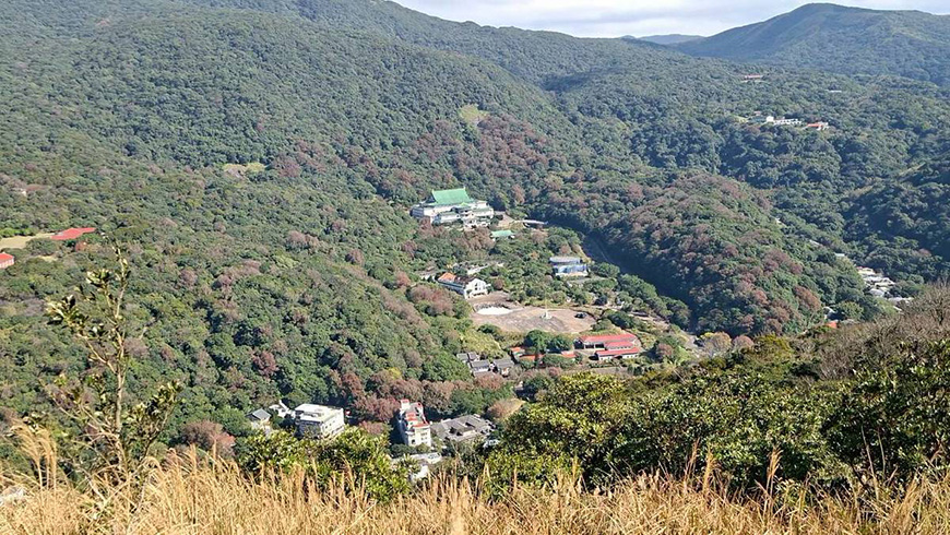 圖二：中山樓是建立在硫磺坑的建築。（作者攝影）