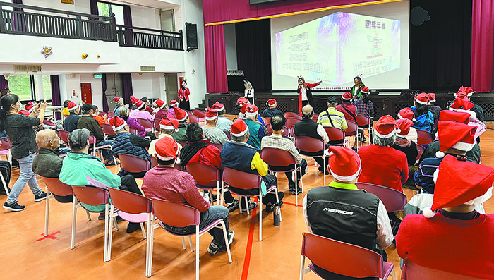 氧氣筒樂團前來配搭關懷。(圖/受訪者提供)