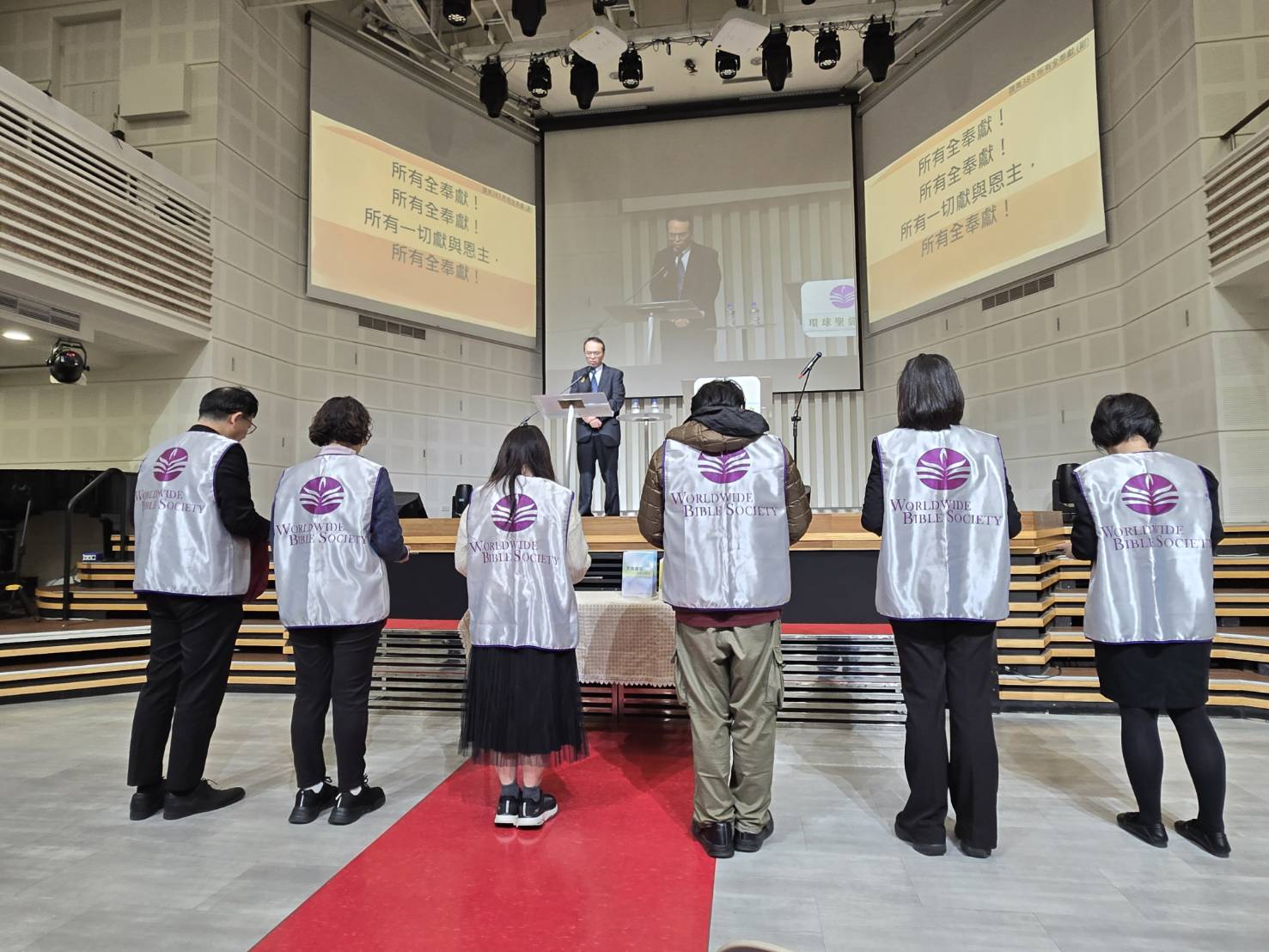 于厚恩牧師禱告。（圖/基督教論壇報記者梁敬彥攝影）