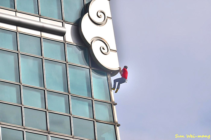 攀登如意，單腳懸空的時刻。(孫瑋芒攝影／授權提供）