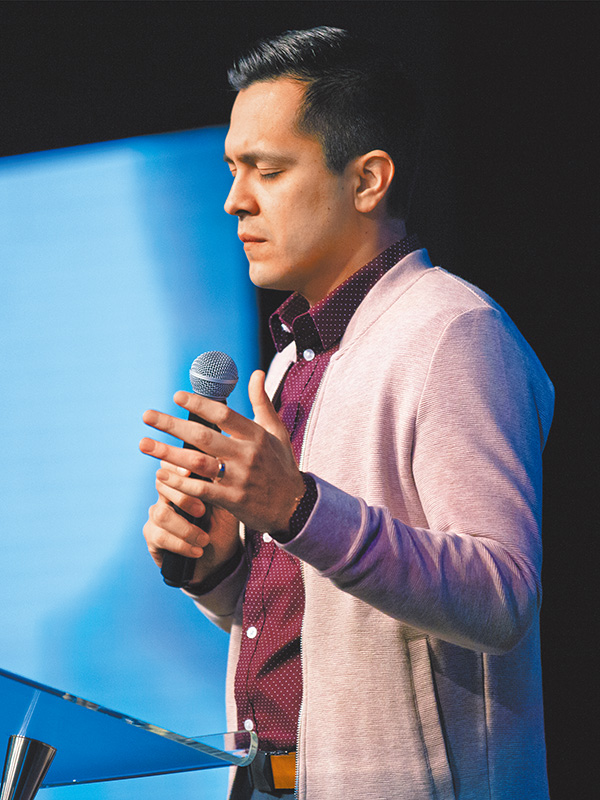 本書作者大衛‧迪加‧赫南德茲。