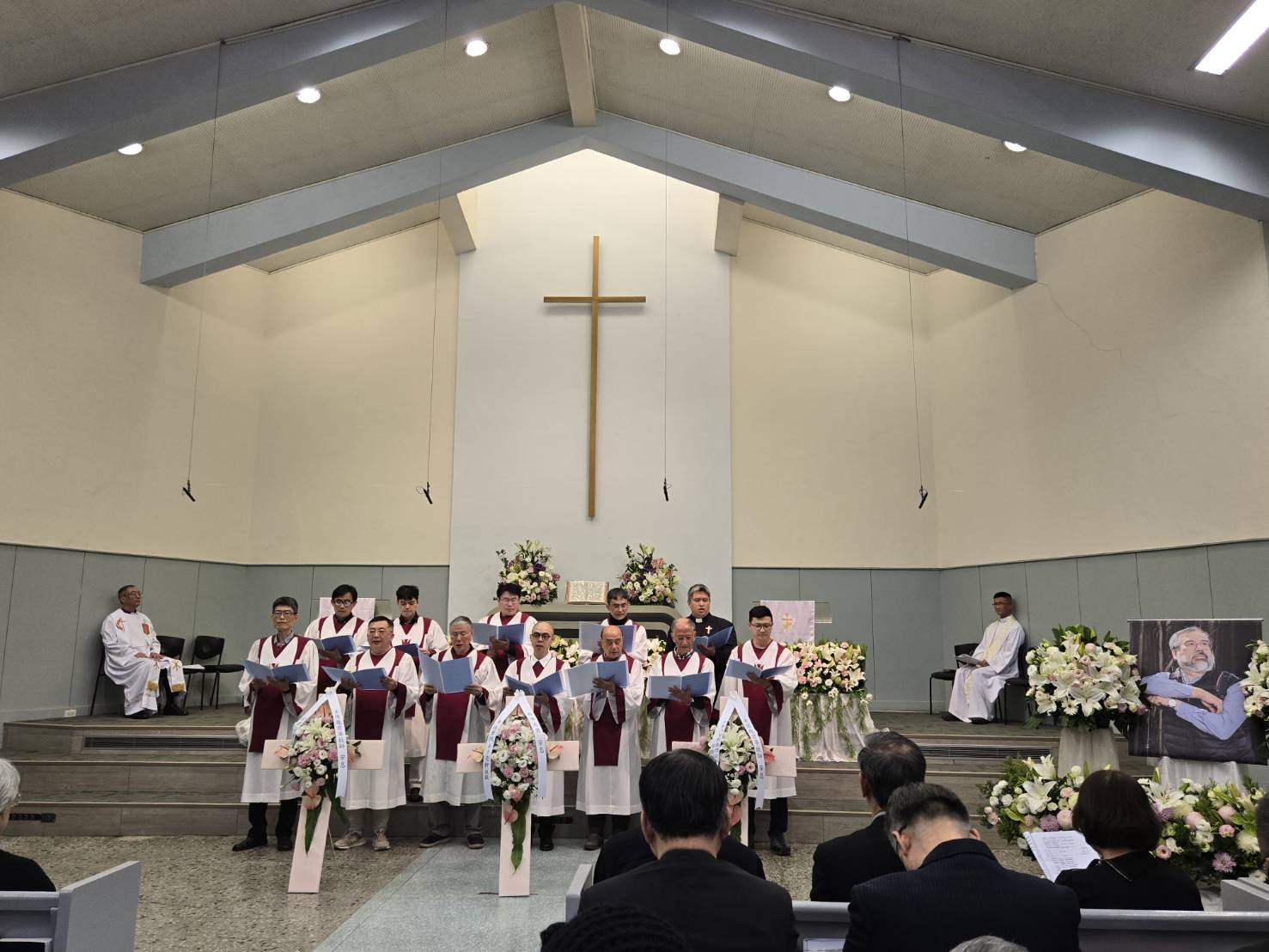 木柵衛理堂獻詩。(圖/梁敬彥攝影)