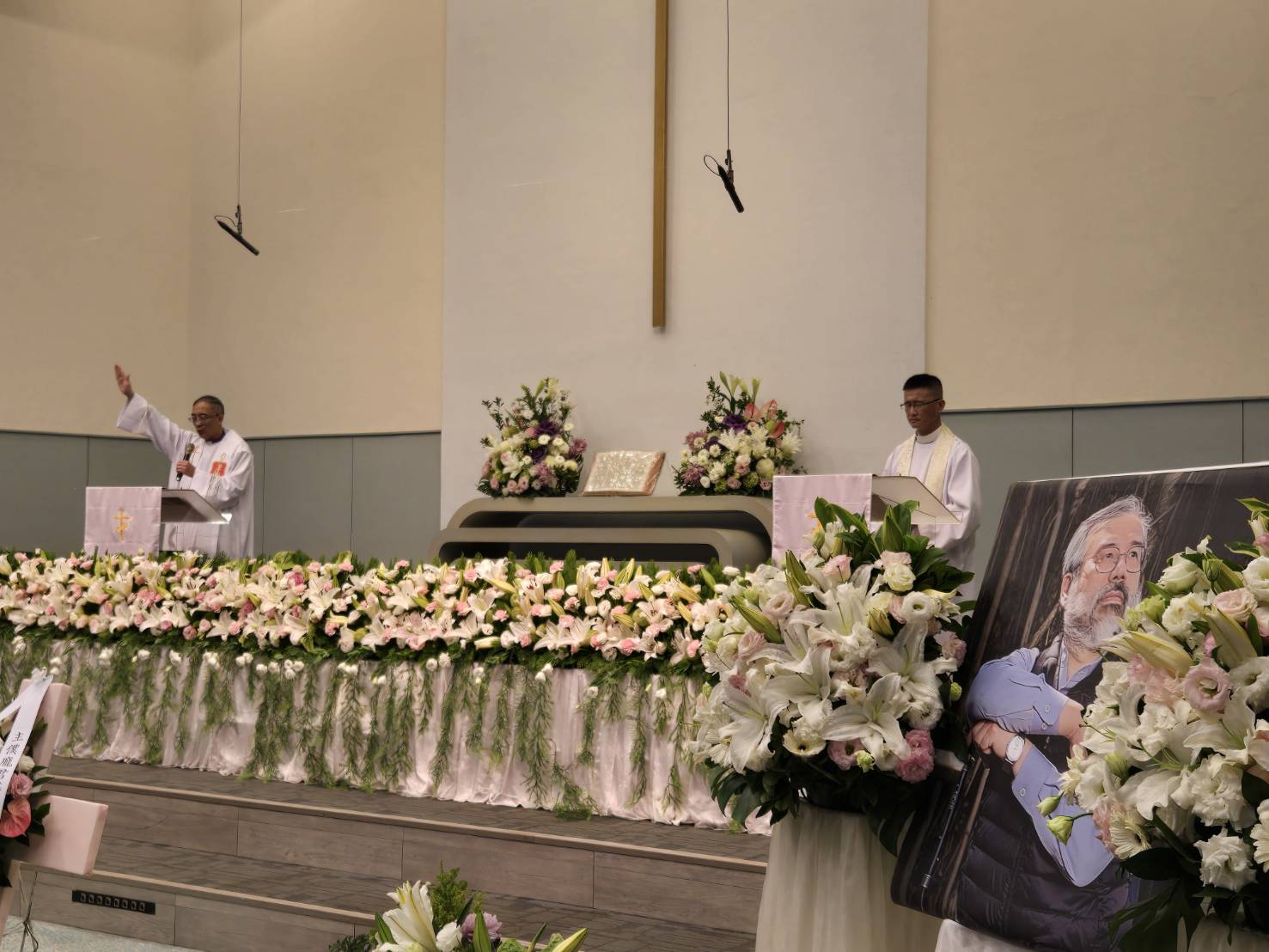 辛會督祝福禱告。(圖/梁敬彥攝影)