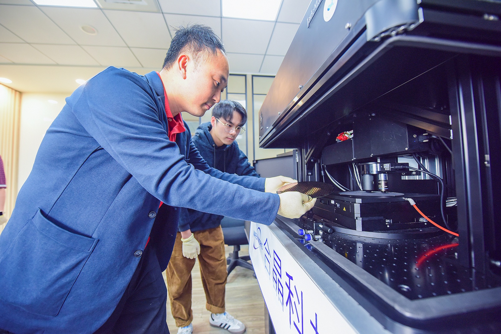 中原大學推動半導體人才培育，同步完善研究中心與實驗量測資源。(圖/中原大學提供)