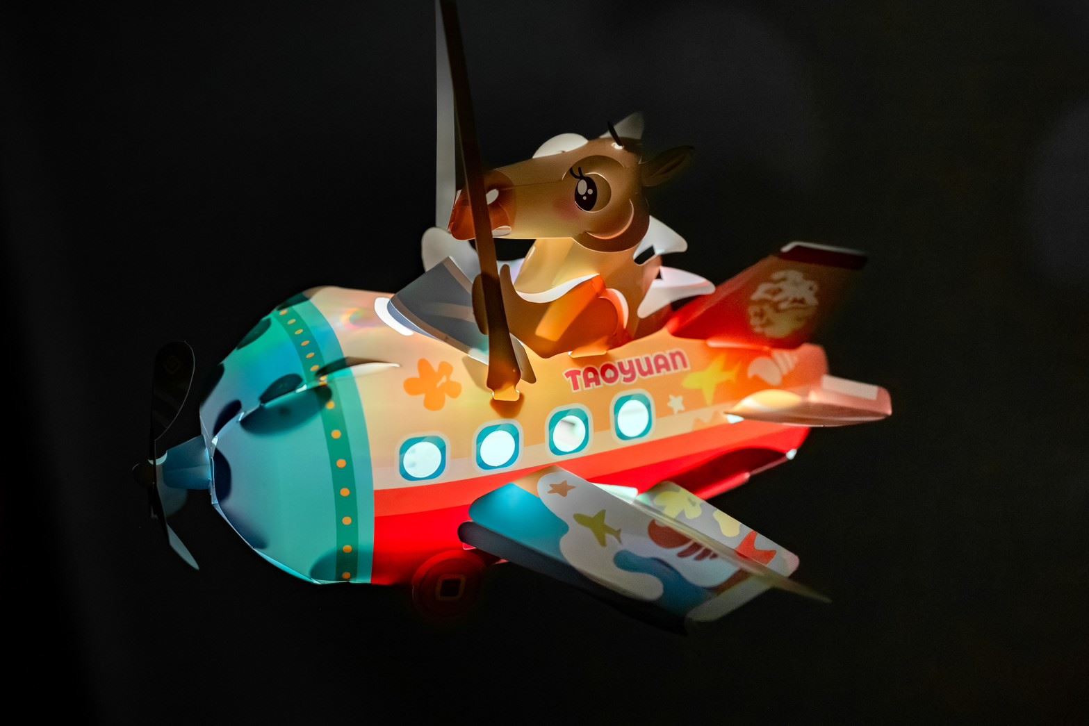 桃園燈會可愛馬造型小提燈。（圖/桃園市政府提供）