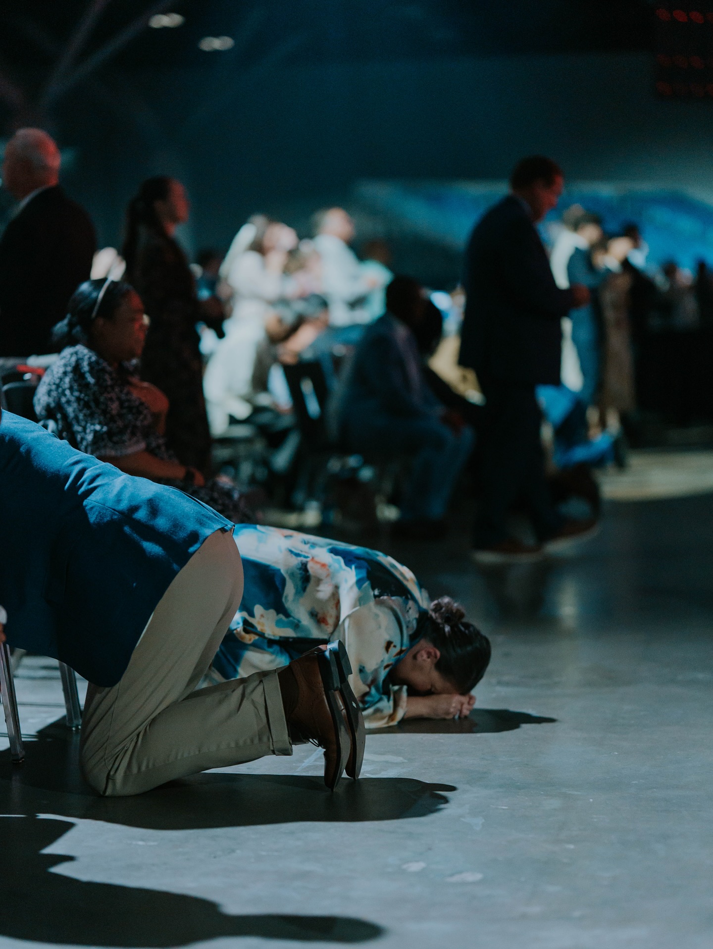 五旬節派教會信徒虔誠敬拜。（翻攝自FB@United Pentecostal Church International）