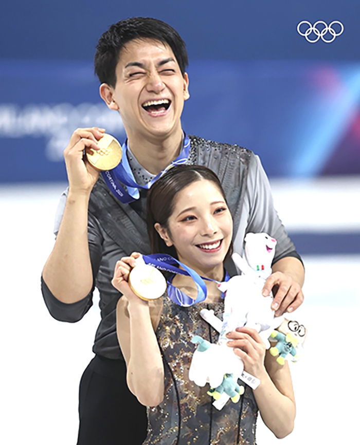 日本花式滑冰選手三浦璃來、木原龍一在米蘭冬奧拿下金牌。(圖/翻攝自IG@riku9111)