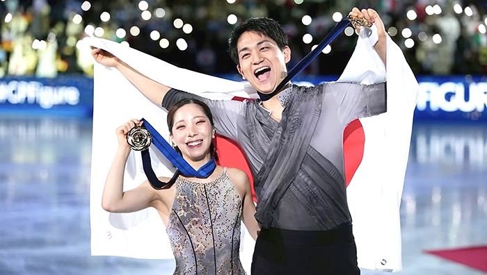 日本花式滑冰選手三浦璃來、木原龍一在米蘭冬奧拿下金牌。(圖/翻攝自IG@riku9111)